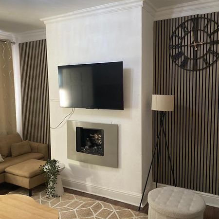 Modern Townhouse-Free Parking-Games Room-Fast W-Ifi 맨체스터 외부 사진